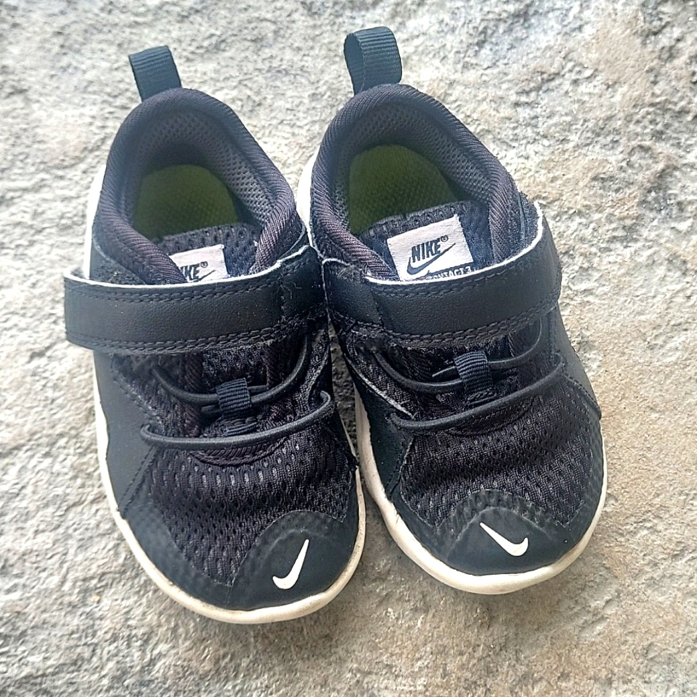 Nike toddler sneakers